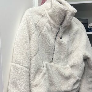 Sherpa Lululemon cropped pullover sweater xs/s